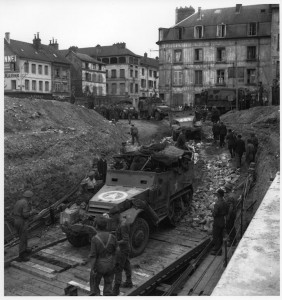 Armoured crossing bridge Elbeuf 28 August, 1944